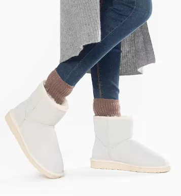 <p>Gooce 1750 Kč</p>
