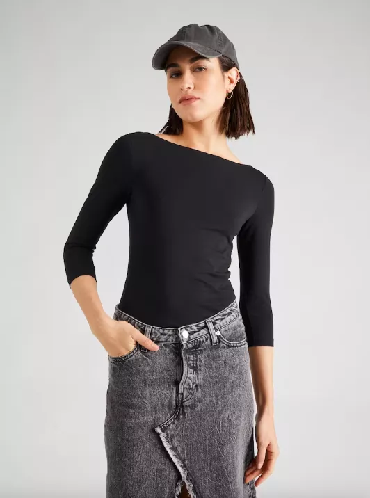 <p>ABOUT YOU 609 Kč</p>
