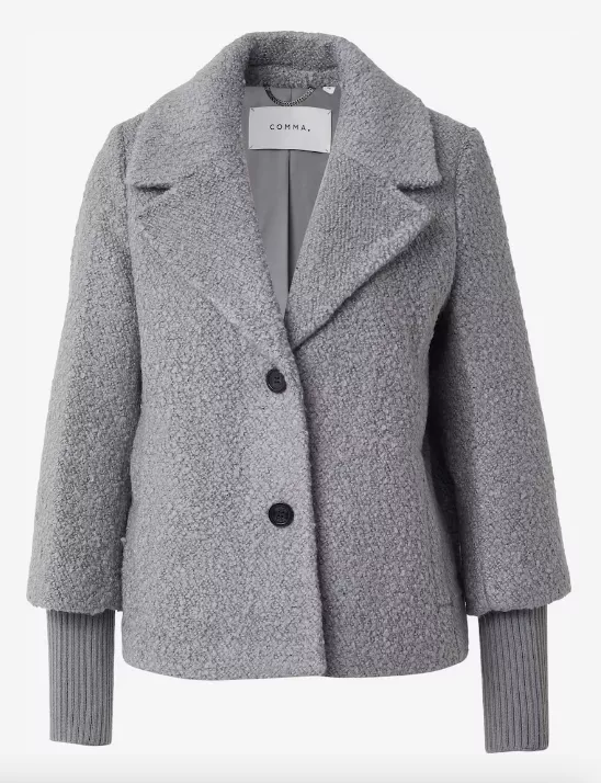 <p>COMMA 3299 Kč</p>
