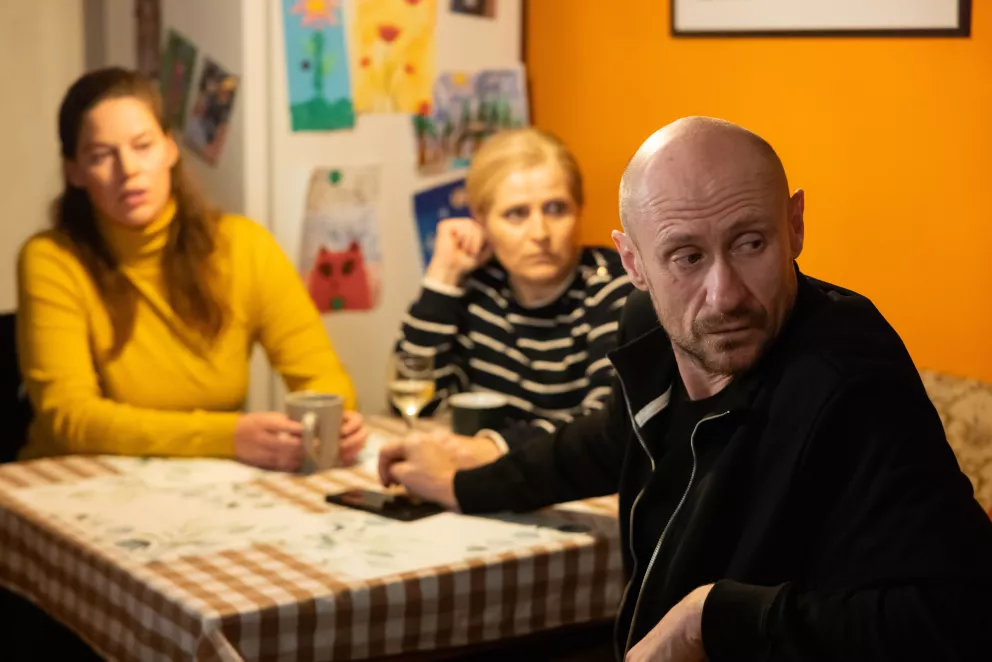 Nekonečný seriál Ulice sleduje dramatické osudy několika rodin žijících v sousedství