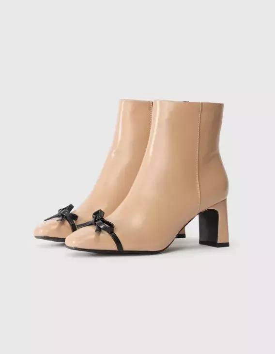 Béžové kotníkové boty s originálním detailem, Anna Field, 758 Kč