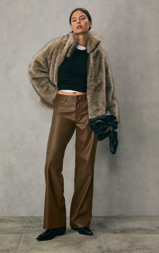 Hnědé koženkové kalhoty, Stradivarius, 489 Kč