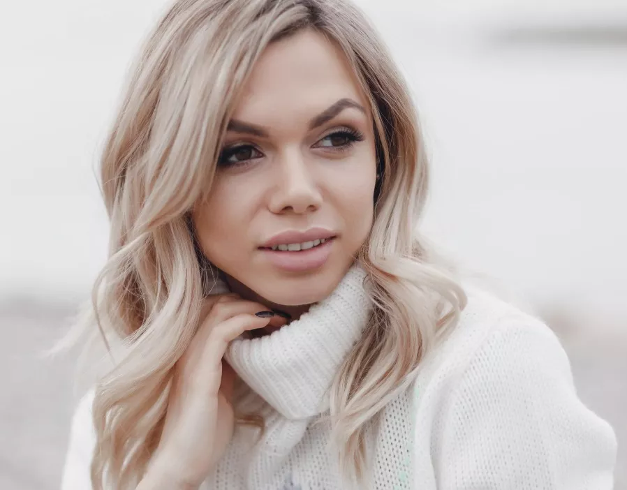 krásná žena s make upem