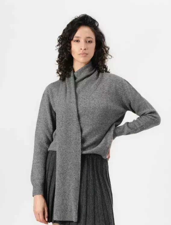 Svetr se šálou, Replay, 3 350 Kč