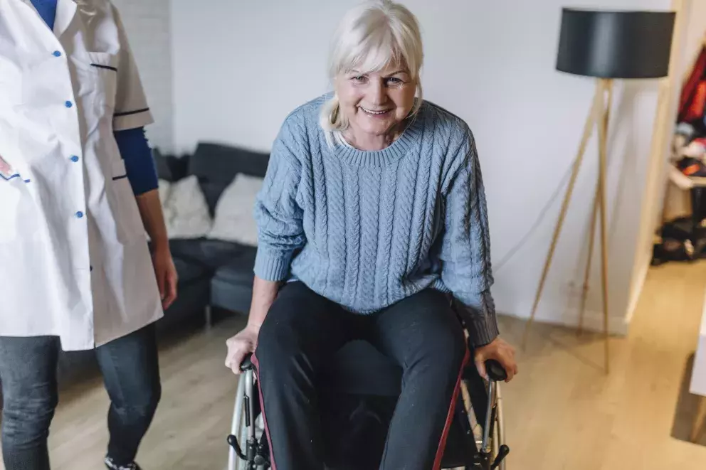 ženy, snacha, tchyně, pomoc, péče, nepřijetí