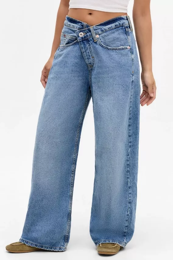 Široké wonky džíny, BDG Urban Outfitters, 1 162 Kč