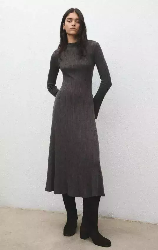 Minimalistické šaty, Mango, 1 299 Kč