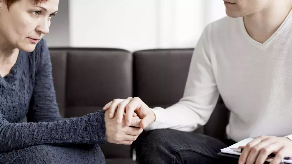 muž, žena, matka, syn, bydlení, problémy, rodina