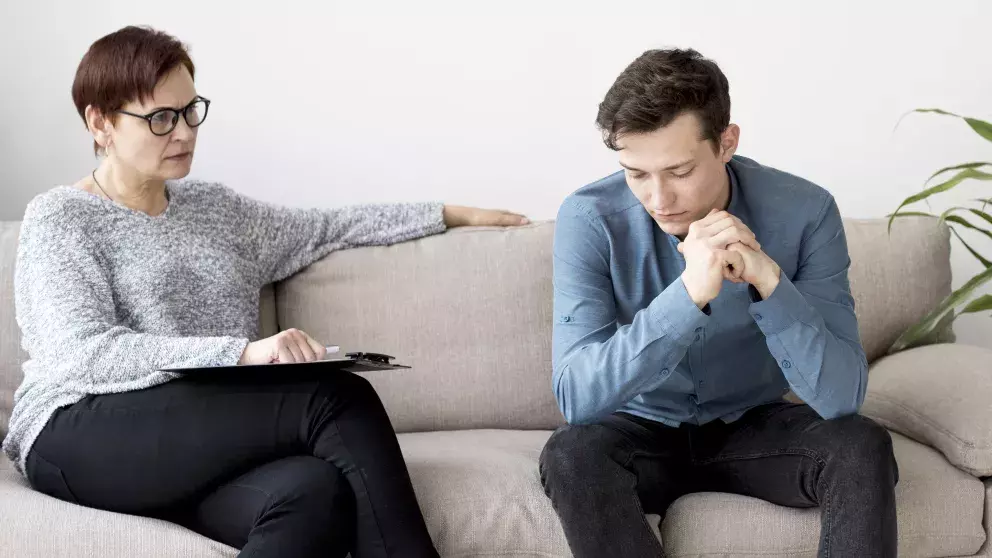 muž, žena, matka, syn, bydlení, problémy, rodina