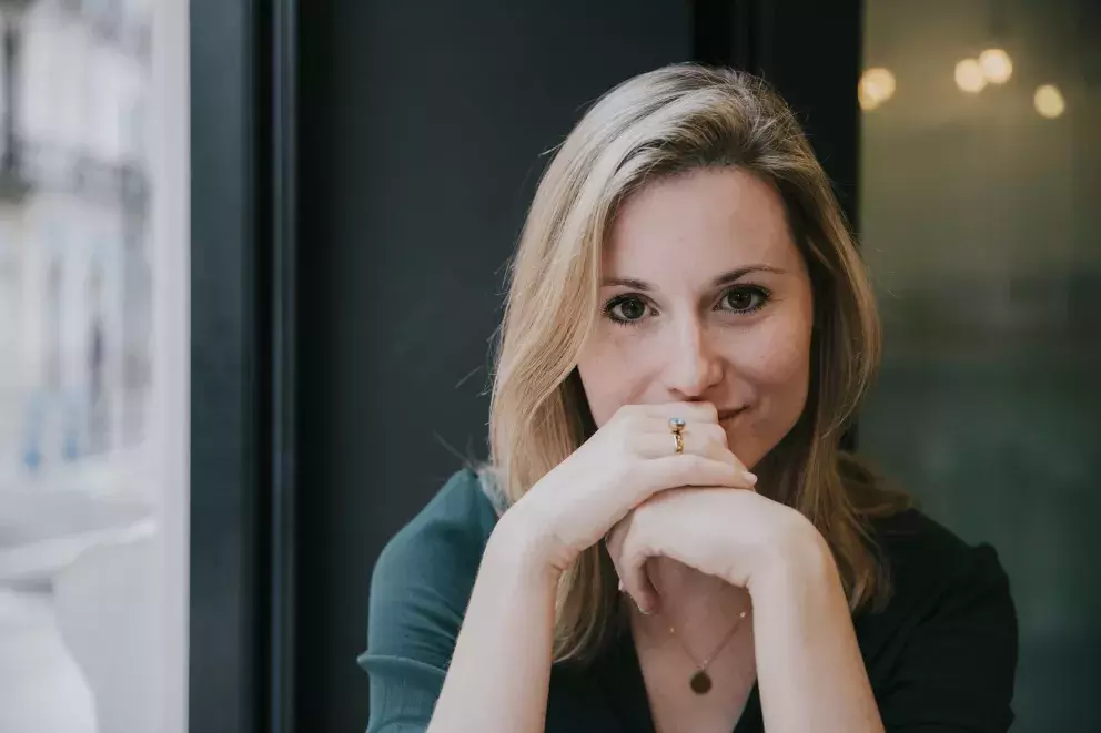 žena, smutek, problémy, otec, péče, nezájem