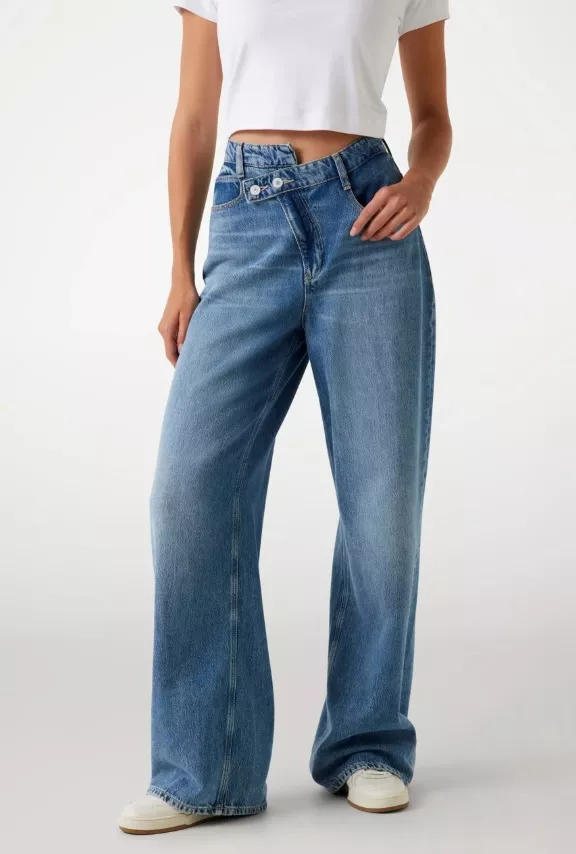 Džíny s originálním zapínáním, Guess, 1 825 Kč