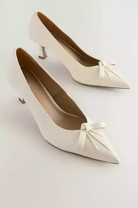 Lodičky do V s mašlí, Next, 690 Kč