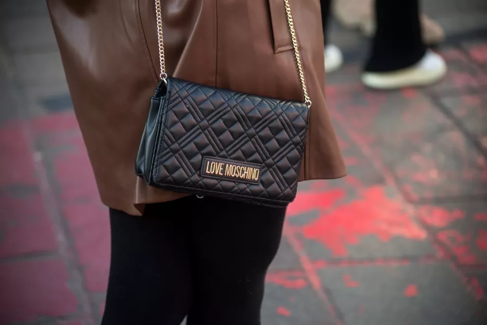 kabelka s řetízkem černá