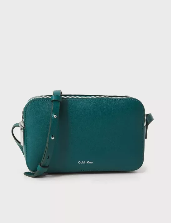 Crossbody kabelka, Calvin Klein, 1 619 Kč