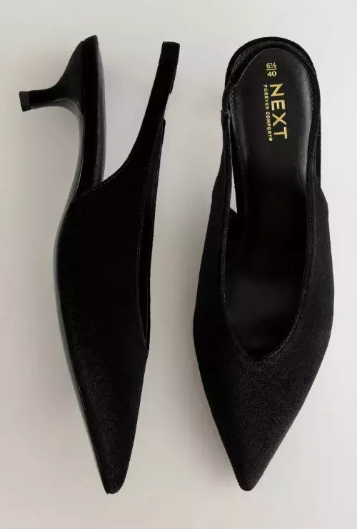 Černé sametové střevíčky, Next, 610 Kč