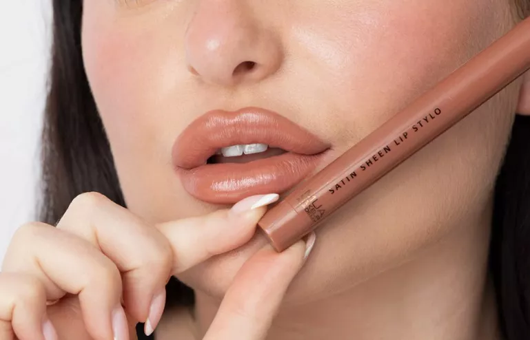 Saténová rtěnka, MUA Makeup Academy, 97 Kč