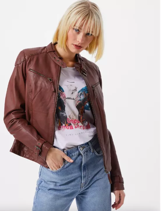 <p>Maze 4449 Kč</p>
