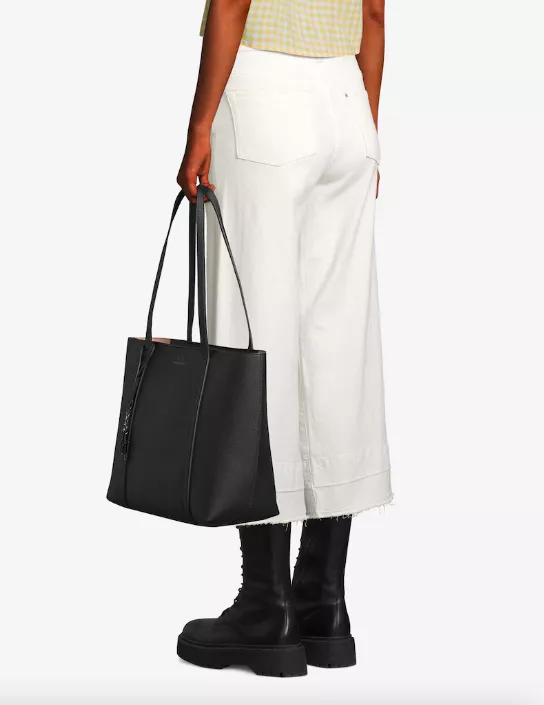 <p>ARMANI EXCHANGE 3278 Kč</p>
