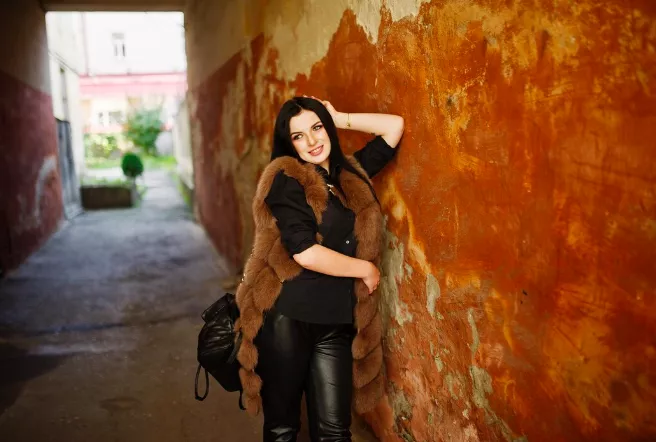 Možná z nich máte strach, ale neprávem. Kalhoty z tohoto materiálu můžete nosit po celý rok. Volte pohodlí a luxus v jednom