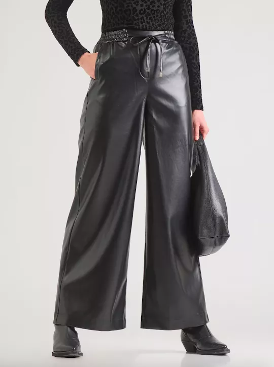 <p>ABOUT YOU 899 Kč</p>
