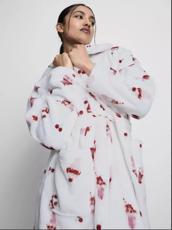 <p>Heboučký župan, Primark, 415 Kč</p>
