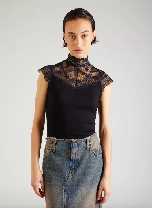 <p>ABOUT YOU 583 Kč</p>
