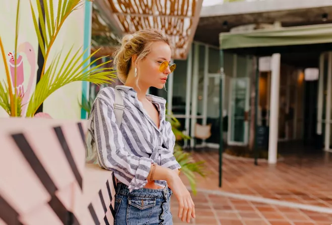 Pirátské halenky jako hlavní trend Francouzek na letošní jaro. vyberte si v galerii