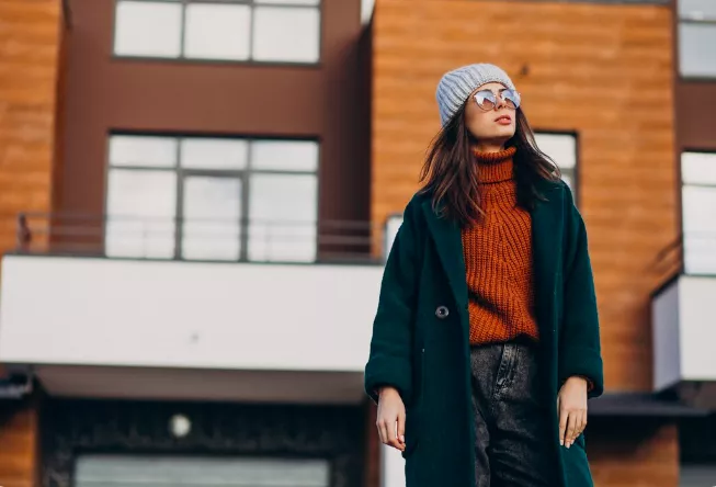 Obyčejný styl ženám sluší nejvíce. Pořiďte si tyto tři základní kousky 