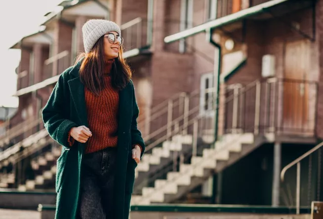 Obyčejný styl ženám sluší nejvíce. Pořiďte si tyto tři základní kousky 