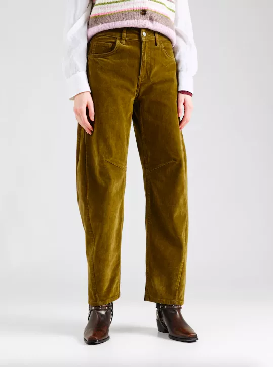 <p>TOPSHOP 2349 Kč</p>
