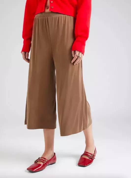 <p>ABOUT YOU 689 Kč</p>
