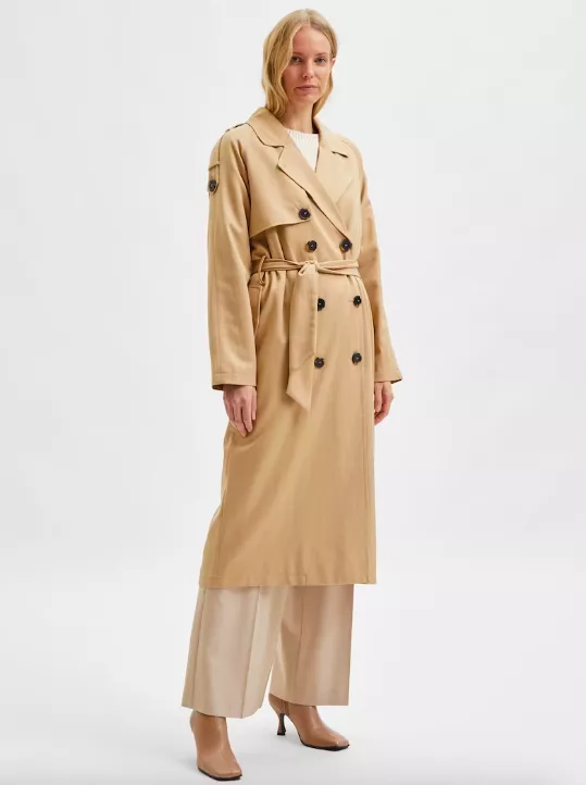 <p>SELECTED 3749 Kč</p>
