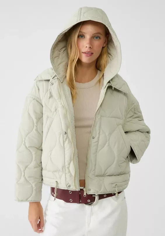 Prošívaná bunda, Stradivarius, 999 Kč