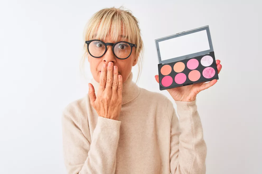 světlé oční stíny