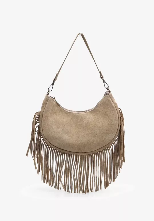 Kabelka s dlouhými třásněmi, Baťa, 1 699 Kč