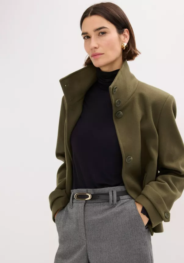 Bundy s vysokým límcem