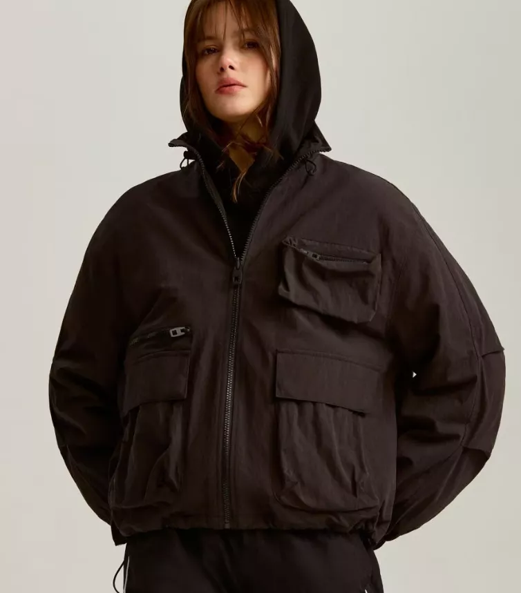 Bundy s vysokým límcem