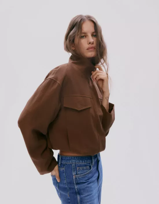 Bundy s vysokým límcem