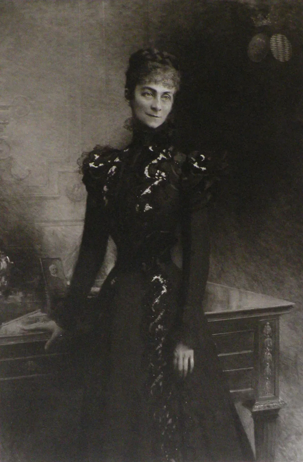 <p>Princezna Ludovika Bavorská se svými dětmi. Vlevo je Žofie ještě jako dítě.</p>
