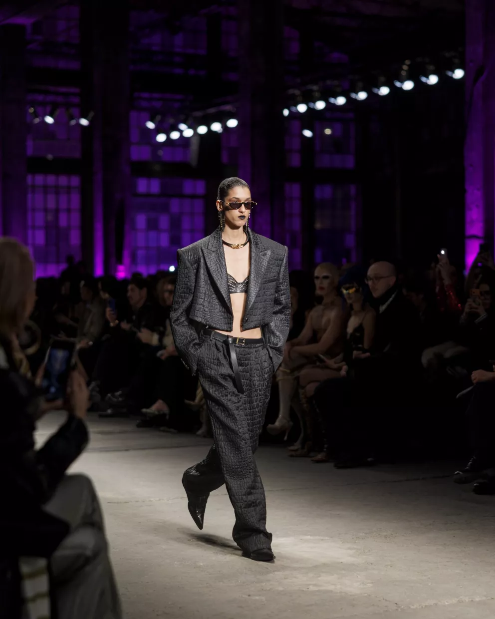 modelka v pánském stylu