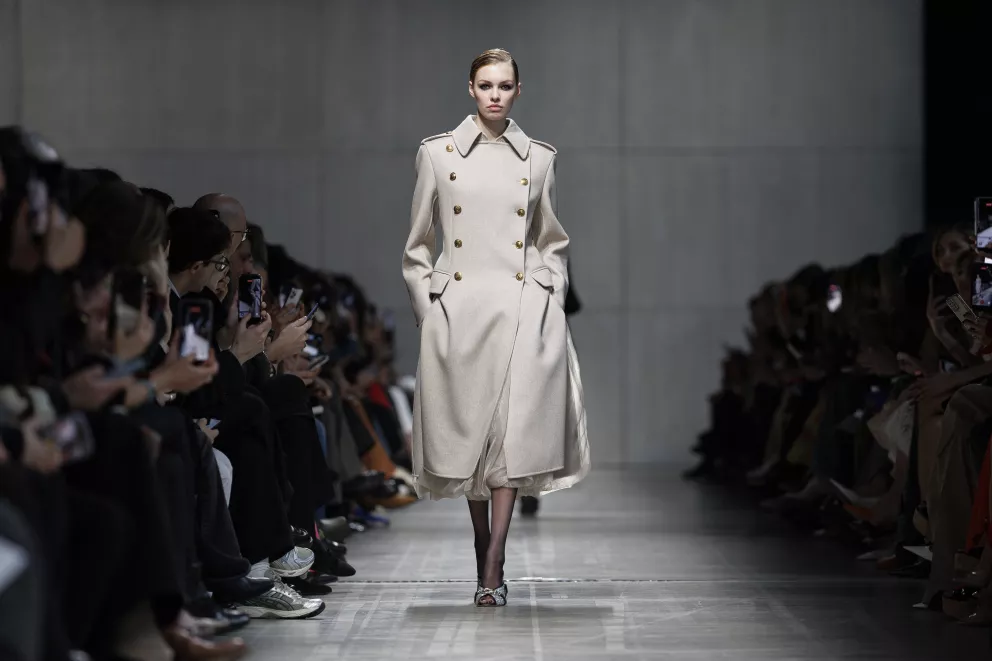 žena na módním mole