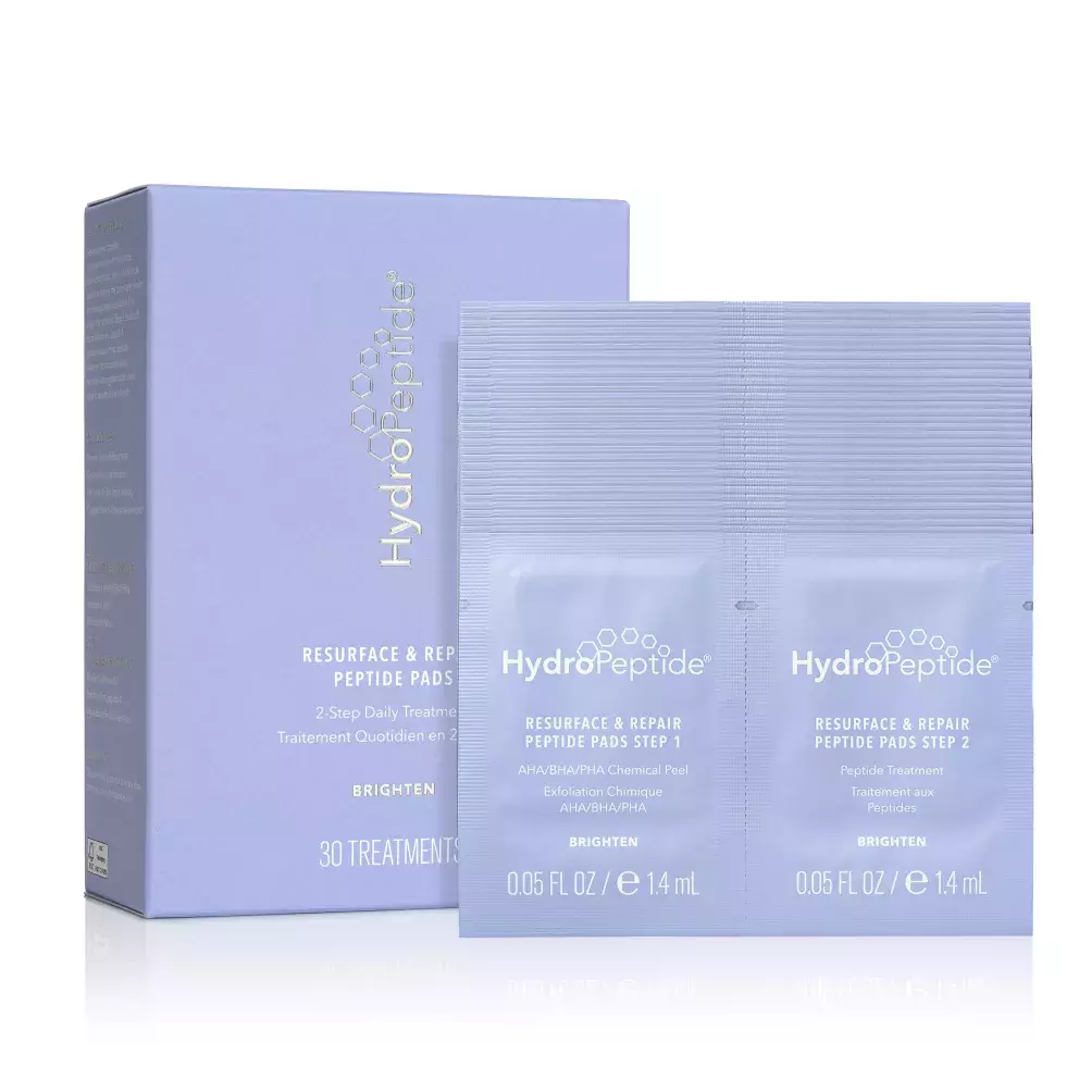 <p><strong>Hydropeptide Resurface and Repair Peptide Pads (30 ks), 2400 Kč</strong></p>

<p>Dvoukrokový exfoliační peeling v kombinaci s peptidovým ošetřením.&nbsp;<strong>Krok 1</strong>&nbsp;jemně odstraňuje odumřelé kožní buňky a připravuje pleť na efektivnější vstřebání aktivních látek z Kroku 2.&nbsp;<strong>Krok 2</strong>&nbsp;představuje ošetřující tamponek bohatý na peptidy, který pomáhá obnovit optimální funkci kožní bariéry, podporuje buněčnou obnovu a posiluje strukturální integritu pleti. Tyto peptidové tamponky jsou vysoce účinné samostatně nebo jako přípravný krok, který zvyšuje účinnost dalších ošetření pleti. Jemně čistí ucpané póry a nahromaděné odumřelé buňky a zároveň redukuje povrchový maz. Pomáhá obnovovat podpůrnou strukturu pleti pomocí cílených peptidů a šetrného retinolu získaného z řas.&nbsp;</p>
