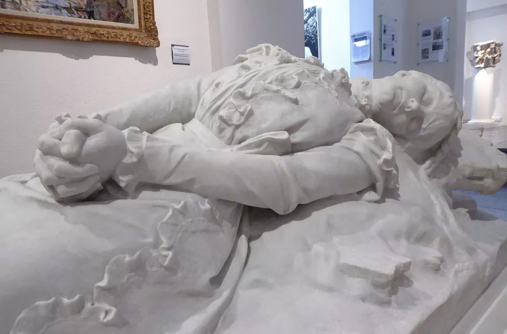 <p><span><span><span><span><span><span><span><span>Ostatky nešťastné vévodkyně byly uloženy v Chapelle royale de Dreux, po boku ostatních členů rodu Orléans.</span></span></span></span></span></span></span></span></p>
