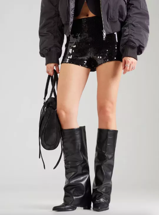 <p>Abercrombie & Fitch 1329 Kč</p>
