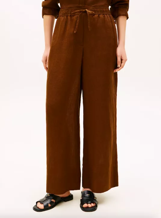 <p>TOMMY HILFIGER 2499 Kč</p>
