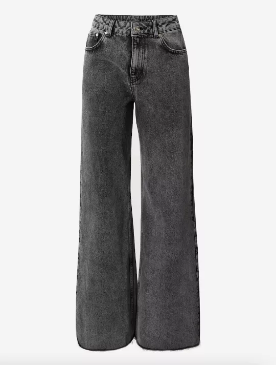 <p>RÆRE by Lorena Rae 1746 Kč</p>
