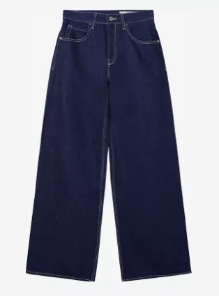 <p>Bershka 799 Kč</p>
