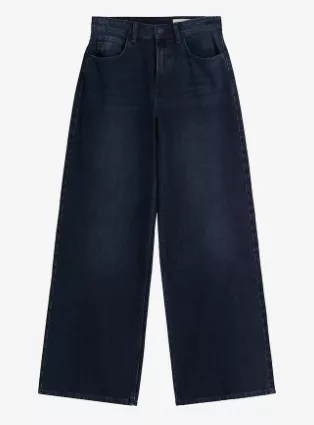 <p>Bershka 799 Kč</p>
