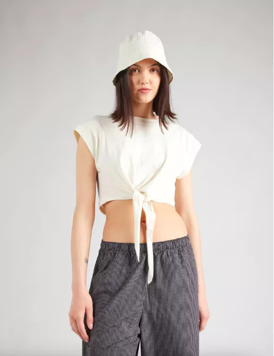 <p>Champion Authentic Athletic Apparel 549 Kč</p>
