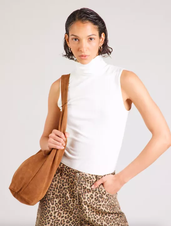 <p>ABOUT YOU 449 Kč</p>
